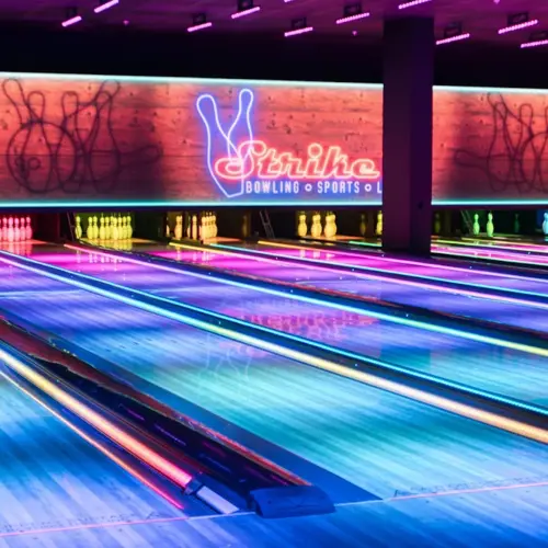 STRIKE-10-BOWLING-BOCA-RATON-INTERIOR-14.1).jpeg.2605130939086